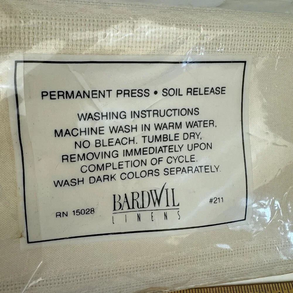 Vtg Bardwil Linens Pack of 4 Cloth Dinner Napkins 17inchx17 inch Off White Cream